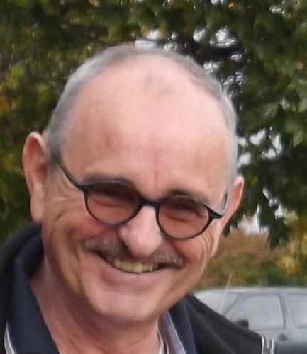 Hans Fürnkäs, ehrenamtlicher Versichertenberater, hilft in allen Fragen zur Rentenversicherung. Bild: Uschald - Foto von Uschald