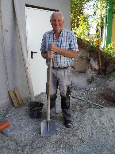 Eine beachtliche Bilanz präsentierte der Vorsitzende des Festspielvereins Altbürgermeister Hans Drexler den Mitgliedern bei der Jahreshauptversammlung. Die Mitglieder brachten in die verschiedenen Baumaßnahmen eine mehr als beachtliche Summe unentgeltlicher Arbeitsstunden ein. Absoluter Rekordhalter ist 2 604 Stunden Hans Drexler selbst. - Foto von Werner Schulz