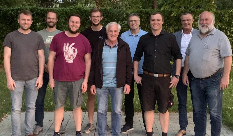 Die neue Vorstandschaft des Musikzugs Hirschau v. l.: Leonhard Schuster, Markus Meissner, Dirigent Wolfgang Vögele, 2. Vors. Erik Remhof, Franz Dorfner, Stephan Radl, 1. Vors. Maximilian Stein, Bürgermeister Hermann Falk und Schriftführer Werner Stein. - Foto von Werner Schulz