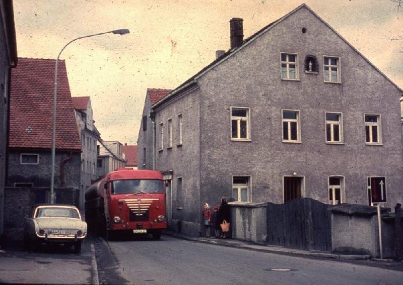 Mit Sepp Strobl durchs Scherbengassl die Stadtmauer entlang
