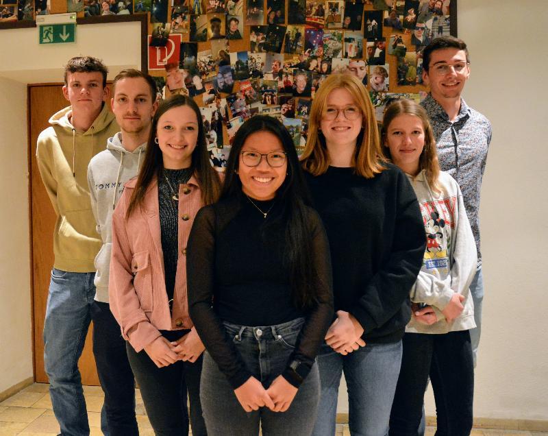Die neue Vorstandschaft der KLJB Ehenfeld setzt sich zusamen aus: v. re. Vorsitzender Felix Rumpler, Beisitzende Hannah Dotzler, 2. Vorsitzende Marlene Siegler, Vorsitzende Emily Reil, Kassenwartin Marie Lederer, 2. Vorsitzender Tobias Gnan und Schriftführer Lukas Berndt. Es fehlt der neue Beisitzer Jonas Lichtblau. - Foto von Fritz Dietl