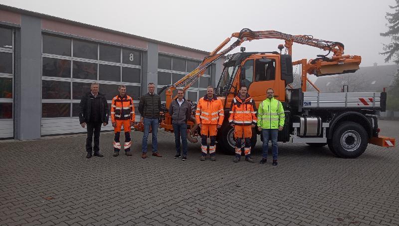 Peter Hofmann  Firma Mulag, Bauhofmitarbeiter Norbert Allwang,  1.Bürgermeister. Hermann Falk, Thomas Birner von der Firma Beutlhauer, Bauhofleiter Roland Siegler, Bauhofmitarbeiter Matthias Bauer, Bauverwaltung Thomas Dotzler - Foto von Gerhard Fleischmann