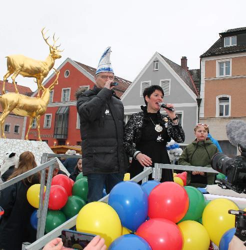 Hirschau fest in Kinder-Narrenhand