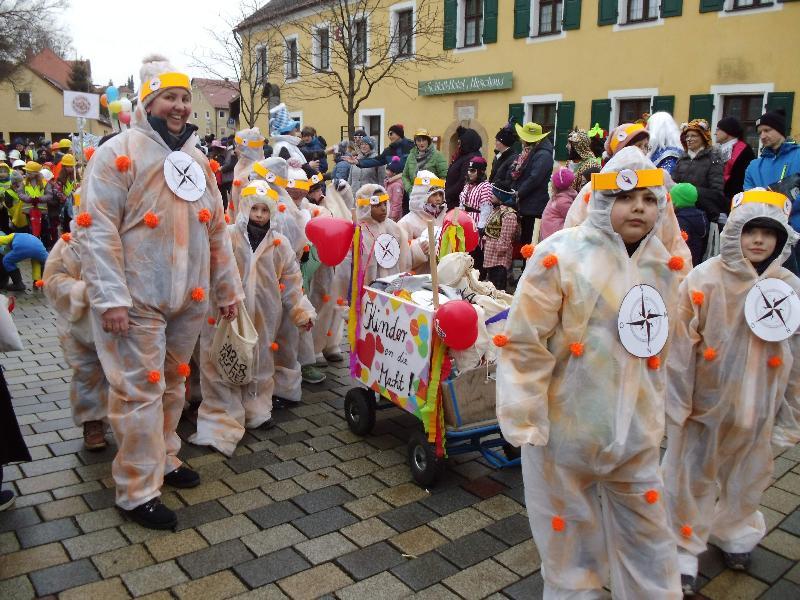 Hirschau fest in Kinder-Narrenhand