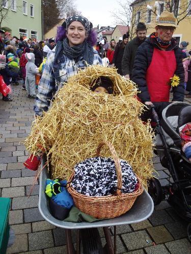Hirschau fest in Kinder-Narrenhand