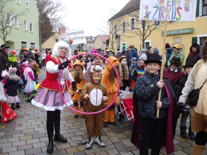Hirschau fest in Kinder-Narrenhand