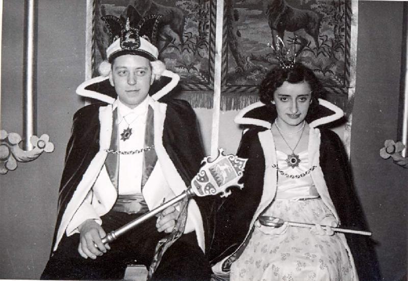 Vor 70 Jahren regierten während der Faschingszeit Prinz Josef I. von der Hirschenau (Bäckermeister Josef Schneider) und Ihre Lieblichkeit Prinzessin Mariele (Rösch, die spätere Ehefrau) in der Kaolinstadt. - Foto von Reports: Werner Schulz