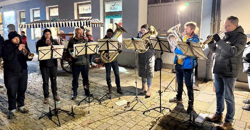 Hirschau zum 23. Mal im Zeichen des Lebendigen Adventskalenders
