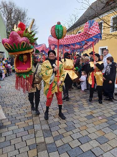 Hirschau erlebte Kinder-Faschingszug der Superlative