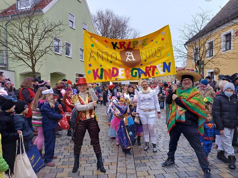 Hirschau erlebte Kinder-Faschingszug der Superlative