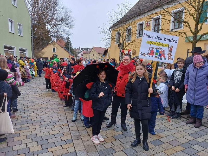Hirschau erlebte Kinder-Faschingszug der Superlative