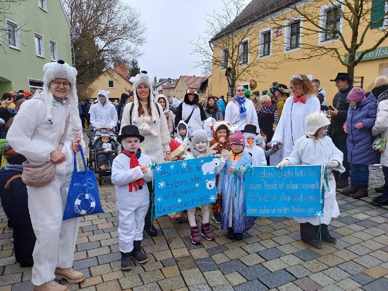 Hirschau erlebte Kinder-Faschingszug der Superlative