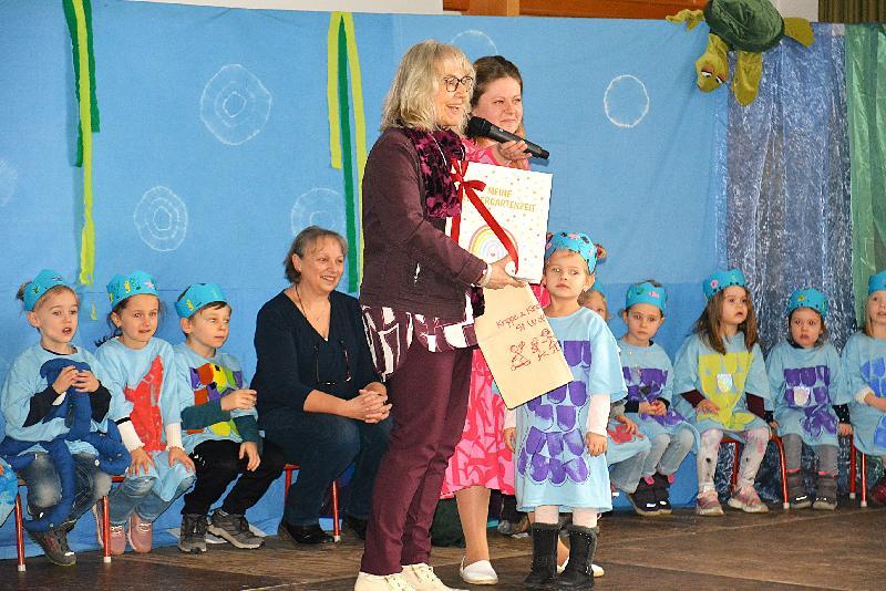 Große Bühne bei der Verabschiedung von Uta-Maria Kriegler