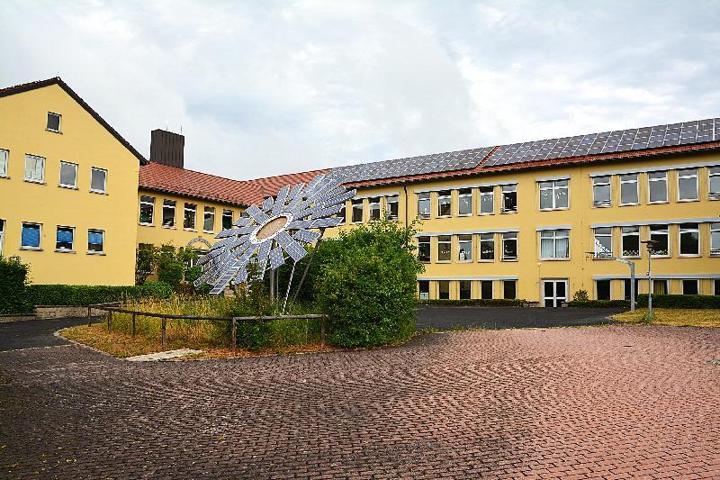 Die Hirschauer Schule war wieder ein wichtiger Punkt auf der Tagesordnung der Stadtratssitzung und es wurde länger über das Thema diskutiert.
 - Foto von Fritz Dietl