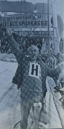 Am 8. April 1972: Hirschau grenzenlos happy