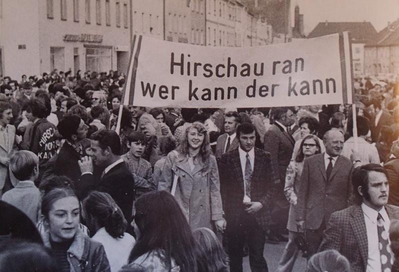 Am 8. April 1972: Hirschau grenzenlos happy