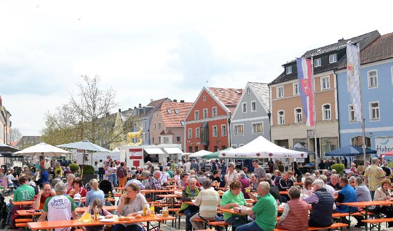 Hirschauer Frühjahrsmarkt am 6. Mai - Foto von Alfred Härtl